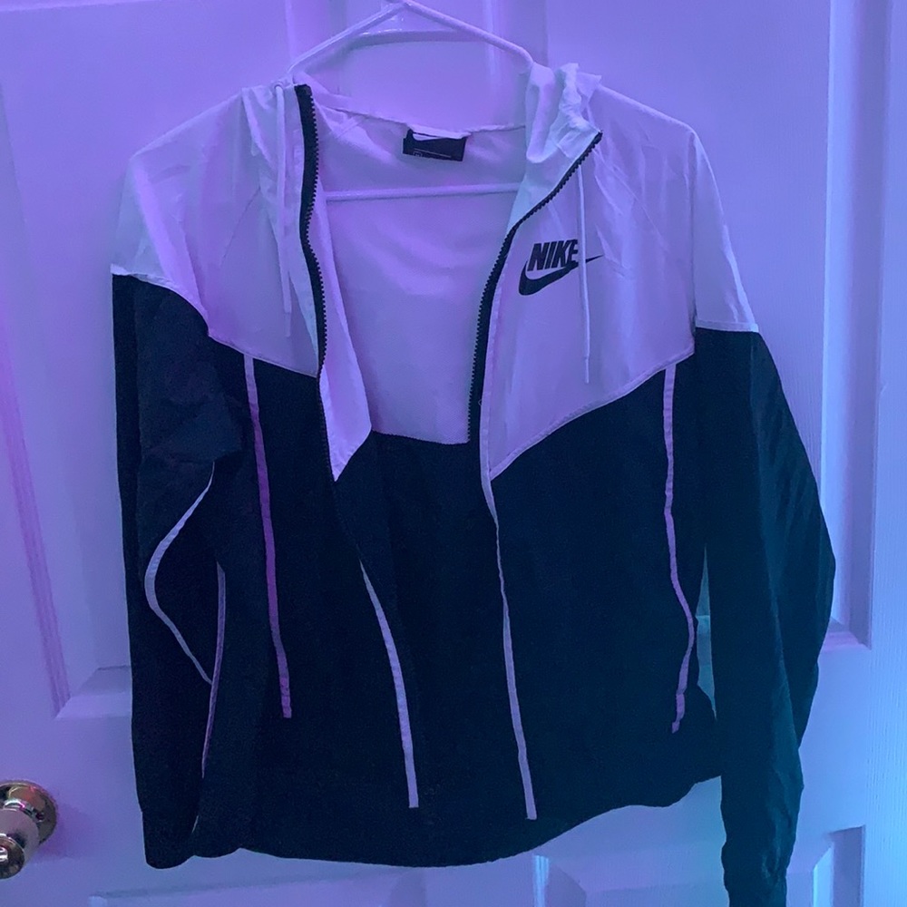 nike windbreaker